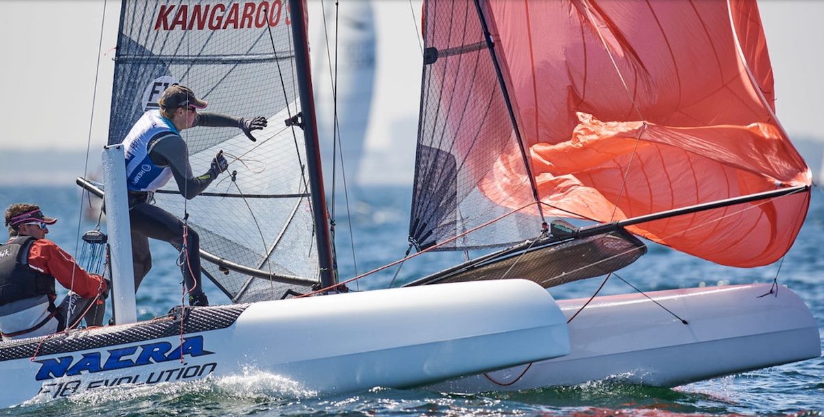 Nacra F18 con velas de Kangaroo Sails